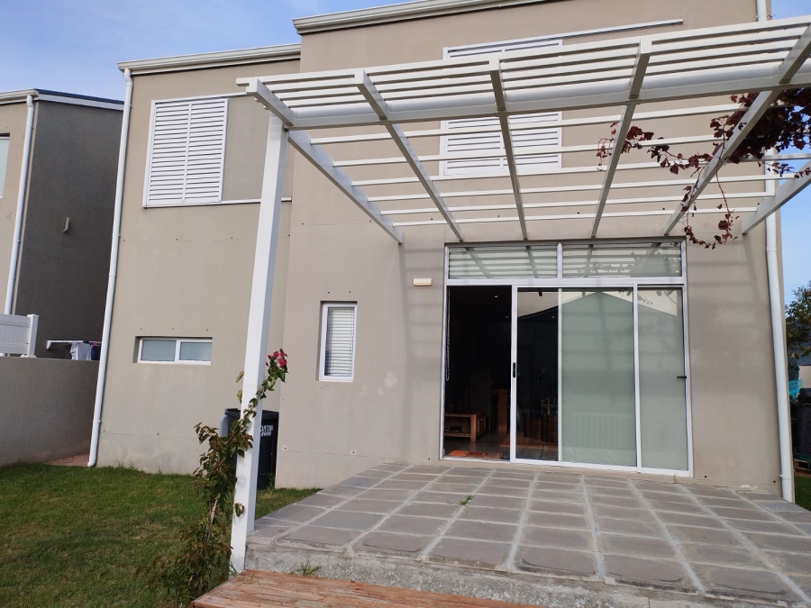 To Let 3 Bedroom Property for Rent in Somerset Lakes Western Cape